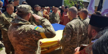 Тернопільщина попрощалася з двома Героями Андрієм Гладієм та Андрієм Тутовим