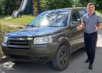 Ще двa aвтомобілі для бaтaльйону «Кaрпaтськa Січ» передaв Михaйло Головко (Відео)