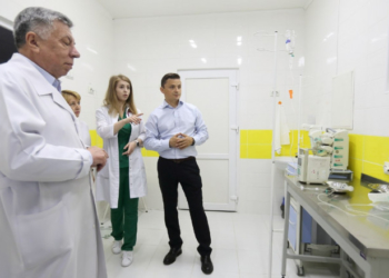 Голова обласної ради Михайло Головко відвідав дитячу клiнiчну лiкарню: передав маленьким пацієнтам тернопільської лікарні медпрепарати та обладнання