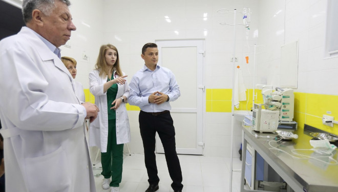 Голова обласної ради Михайло Головко відвідав дитячу клiнiчну лiкарню: передав маленьким пацієнтам тернопільської лікарні медпрепарати та обладнання