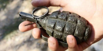 У Тернополі патрульні виявили чоловіка з гранатою у барсетці