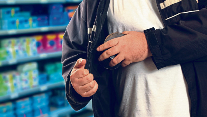 Від п’яти до восьми років за викрадену пляшку алкоголю загрожує 50 річному Тернополянину