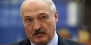 Лукашенко панікує чи віляє ​​хвастом