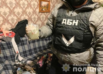 Тернополянка на очах доньки організувала у квартирі на «Канаді» наркопритон