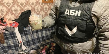 Тернополянка на очах доньки організувала у квартирі на «Канаді» наркопритон