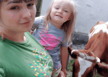 «Вже не помремо з голоду»: сім’я з чотирма дітьми з Харківщини веде господарку на хуторі біля Чорткова