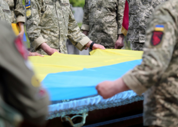 У Тернополі поховали 34-річного журналіста Віталія Дереха