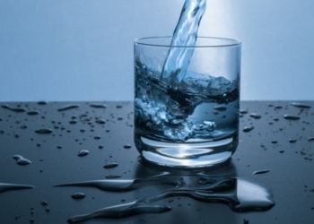 У Тернополі, тимчасово, з’явилися безкоштовні пункти роздачі питної води