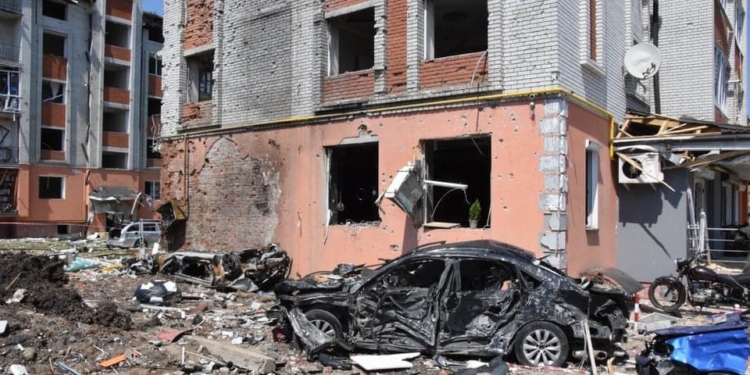 Моторошні кадри та відео наслідків ракетних ударів у Чорткові