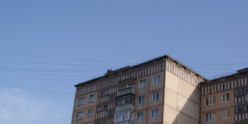 У Тернополі з восьмого поверху викинулась 79-річна жінка