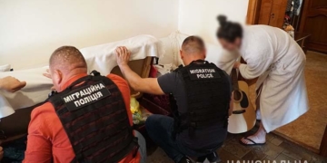 Спершу здавала подобово житло, а потім – чуже тіло, – у Тернополі затримали 43 річну сутенерку