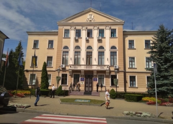 То й що, що в Україні війна? Не в Тернополі ж… На «Золотий водоспад» та інші ландшафтні композиції влада витратить 361 163,00 грн