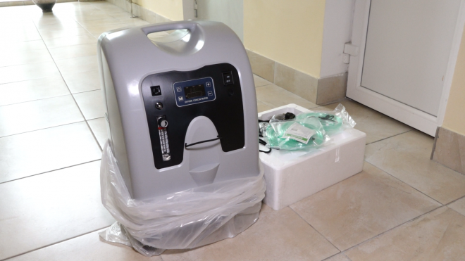 Киянка Христина Смачило за підтримки благодійного фонду Ігоря Гуди «Твори добро» передала тернопільській лікарні кисневий концентратор