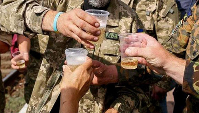 У Тернополі суд оштрафував військового, за пиятику в військовій частині, на 3655 грн