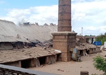 Голова Львівської ОДА (ОВА) Максим Козицький опублікував наслідкки потрапляння збитої ракети у цегельню в Золочеві