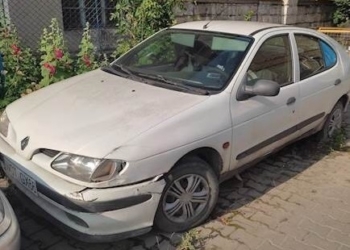 З центру Тернополя заберуть автомобіль, у якому жив безхатько