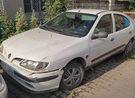 З центру Тернополя заберуть автомобіль, у якому жив безхатько