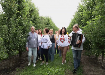 Хор «Байрактар» на Тернопільщині розпочав збір коштів на придбання безпілотника Bayraktar для ЗСУ