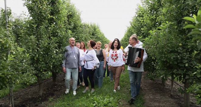 Хор «Байрактар» на Тернопільщині розпочав збір коштів на придбання безпілотника Bayraktar для ЗСУ