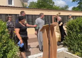 На похороні захисника України священик МП хотів побити отця ПЦУ