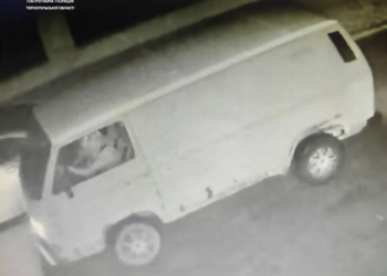 У Тернополі розшукують білий бус, що спричинив ДТП на втік з місця пригоди