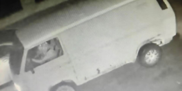 У Тернополі розшукують білий бус, що спричинив ДТП на втік з місця пригоди