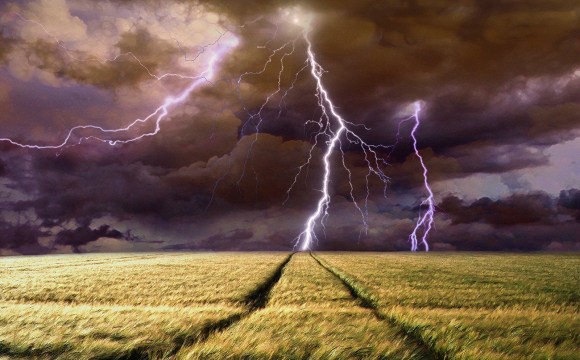 На Збаражчині, під час нещодавньої негоди, чоловік загинув від удару блискавки