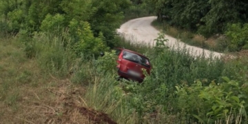 На Тернопільщині нетверезий водій з’їхав у кювет: дивом, ніхто не постраждав