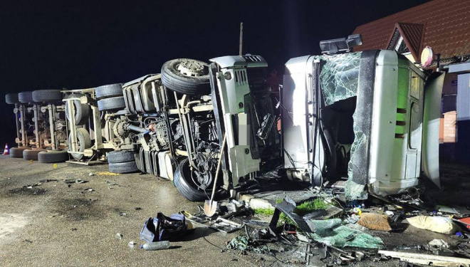 На Рівненщині у результаті зіткнення двох вантажівок загинув водій із Тернопільщини