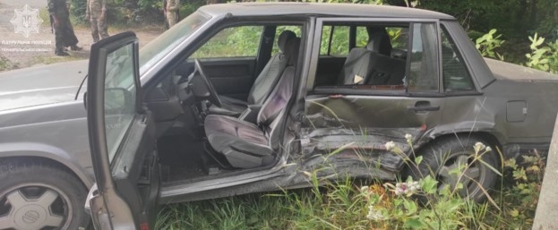 ДТП поблизу Тернополя, – водія викинуло з салону на проїжджу частину