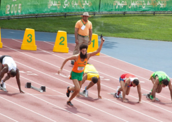 «Диктатори» захоплюють громади України?