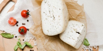 Фермерський молочно-вершковий сир з духмяним ароматом французьких спецій — унікальна рецептура ТМ «Семеро Козенят»