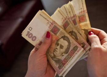 Обіцяли працевлаштувати чоловіка за кордоном, – натомість видурили у тернополянки чималу суму грошей