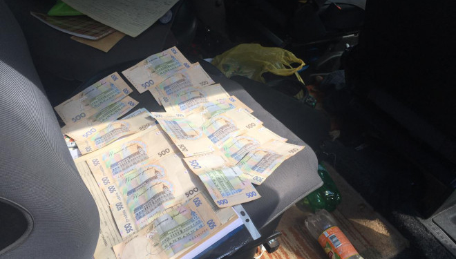 На Тернопільщині спіймали на хабарі посадовця державного підприємства