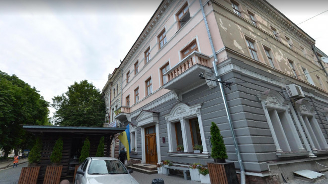 У Тернополі молодик обікрав «Клуб Файного Міста» на понад 100000 гривень