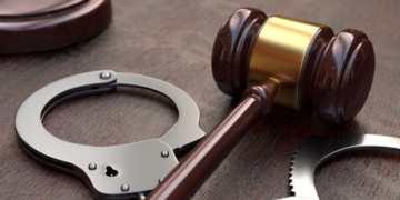 На Тернопільщині шахраї двічі ошукали жителя Києва, який шукав незаконні шляхи перетину кордону