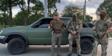 Голова Тернопільської облради відвіз на передову “Бандеромобіль” та обладнання для захисників (відео)