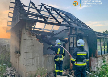 Чергова ніч – чергова пожежа на вул. Тарнавського, – у дачному кооперативі, в Тернополі, знову горів будинок