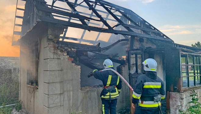 Чергова ніч – чергова пожежа на вул. Тарнавського, – у дачному кооперативі, в Тернополі, знову горів будинок