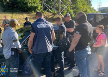 СБУ ліквідували канал незаконної легалізації росіян що втікали в Україну з оркостану