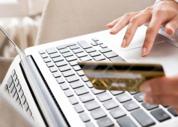 Тернополянка хотіла оформити матеріальну допомогу, натомість втратила 30 000 гривень