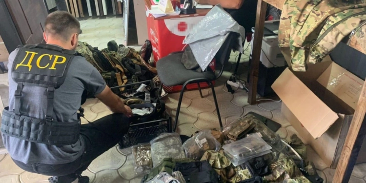 Чотирьох людей затримали на Тернопільщині за продаж гумдопомоги – Нацполіція