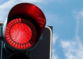 ДТП у Великій Березовиці: водій буса на світлофорі протаранив легковика