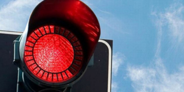 ДТП у Великій Березовиці: водій буса на світлофорі протаранив легковика