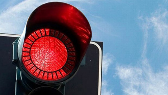 ДТП у Великій Березовиці: водій буса на світлофорі протаранив легковика