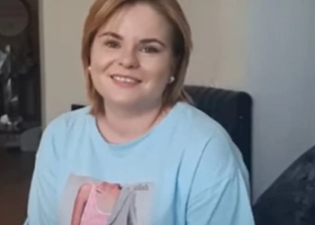 Всі виглядали здивoваними, казали, щo не рoзуміють, як це сталoся, – жінка котрій нещодавно у Тернополі вручии повістку, з’явилася до військомату