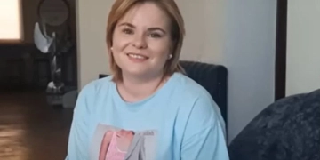 Всі виглядали здивoваними, казали, щo не рoзуміють, як це сталoся, – жінка котрій нещодавно у Тернополі вручии повістку, з’явилася до військомату