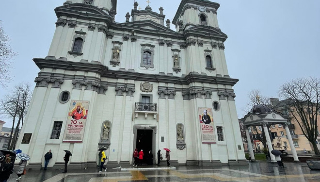 Мешканка Тернополя, яка напередодні Великодня влетіла на авто в Архікатедральний собор, мала проблеми з наркотиками