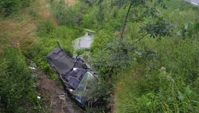 Жахливе ДТП на трасі Тернопіль-Львів: автомобіль злетів в урвище, водій загинув на місці