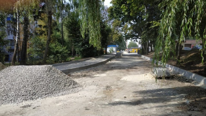 Двадцять бордюрів викрав Тернополянин на одній з вулиць міста, де проводились ремонтні роботи